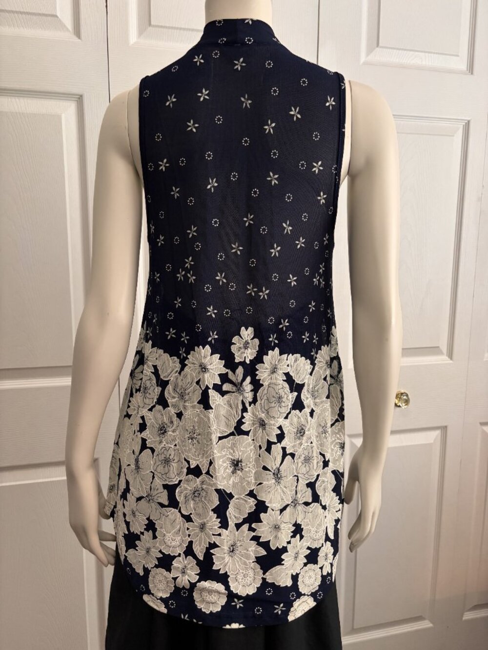 Ember Missy Small Navy Ivory Floral Tie Neck Sleeveless Blouse Sheer Overlay - Picture 3 of 3